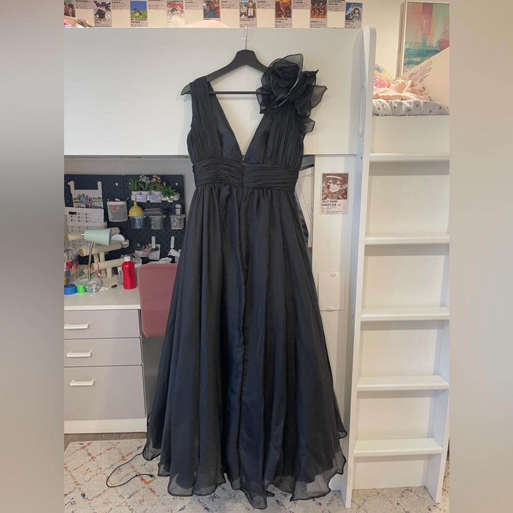 Mac duggal gown